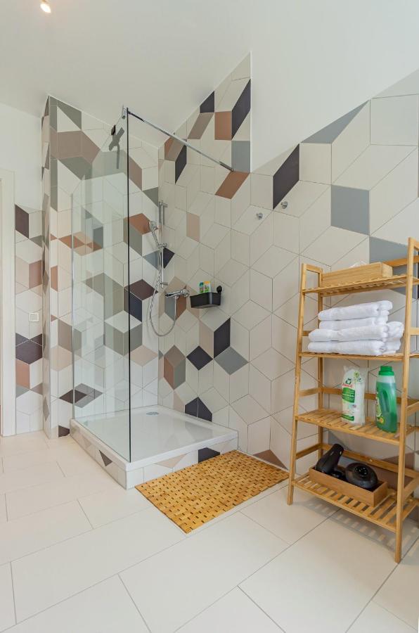 - 40m², Zentral, Netflix, Küche, Schreibtisch, Parkplatz, Waschtrockner, Wlan * Cottbus