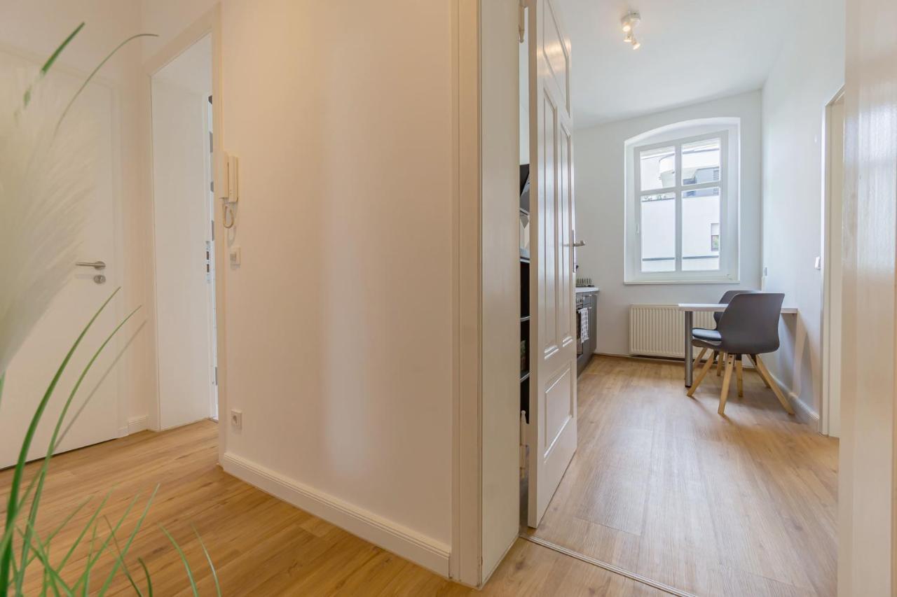 Modernes - Zentral, Ruhig, Wlan, Netflix, Kueche, Schreibtisch, Parkplatz, Waschtrockner Apartment Cottbus